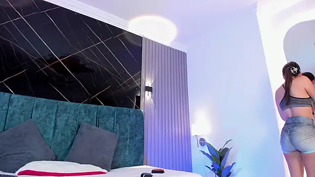 Bella Riverss online show from 04-18-26, 07:07