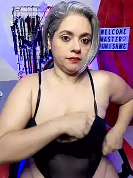 Snapshot of sexysubMila chatting on 02-18-26, 02:13 sexysubMila online show from 02-18-26, 02:13