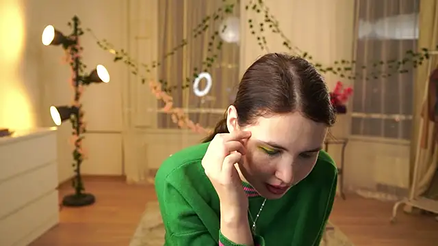 JanyceGrzyb online show from 11-16-25, 02:00