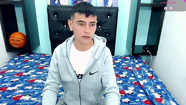 Snapshot of will_and_alex chatting on 01-06-26, 07:28 will and alex online show from 01-06-26, 07:28