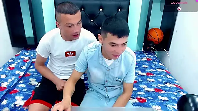 Snapshot of will_and_alex chatting on 01-07-26, 07:05 will and alex online show from 01-07-26, 07:05