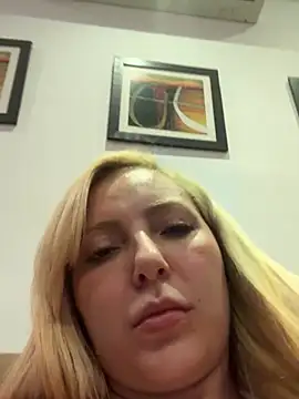 Snapshot of melisboa chatting on 06-27-26, 01:10 melisboa online show from 06-27-26, 01:10