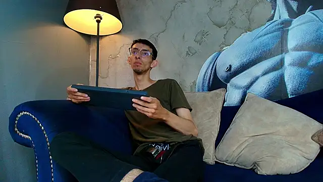 ZyroNight online show from 11-18-25, 04:00