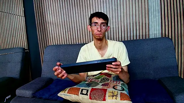 ZyroNight online show from 12-04-25, 09:45