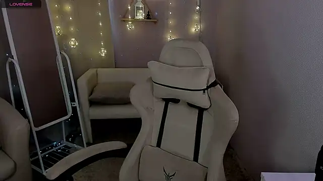 Snapshot of Hanako_Rey chatting on 02-25-26, 01:10 Hanako Rey online show from 02-25-26, 01:10