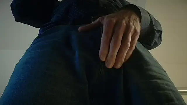 Snapshot of centerfieldshow chatting on 02-25-26, 09:02 centerfieldshow online show from 02-25-26, 09:02