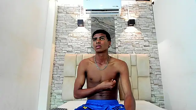 XAVI LEE online show from 12-17-25, 07:42