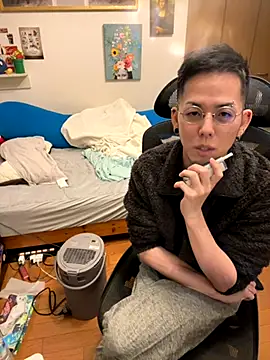 Snapshot of ippei0001 chatting on 11-12-25, 02:01 ippei0001 online show from 11-12-25, 02:01