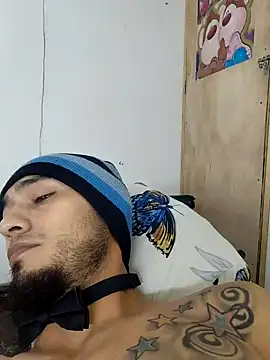 Snapshot of kmerlin chatting on 11-23-25, 06:24 kmerlin online show from 11-23-25, 06:24