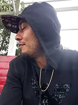 Snapshot of kmerlin chatting on 04-15-26, 04:14 kmerlin online show from 04-15-26, 04:14