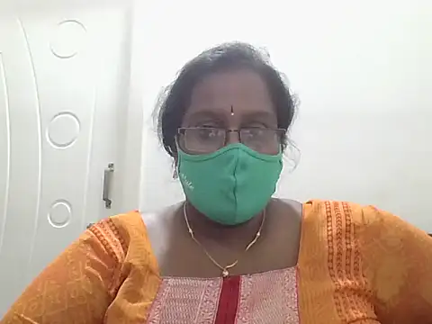 Snapshot of hootypriya chatting on 11-14-25, 04:17 hootypriya online show from 11-14-25, 04:17