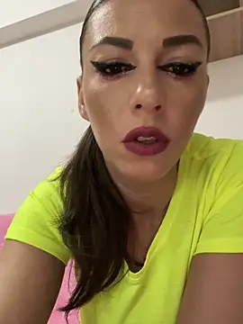 Snapshot of EdaQueen chatting on 05-16-26, 07:23 EdaQueen online show from 05-16-26, 07:23
