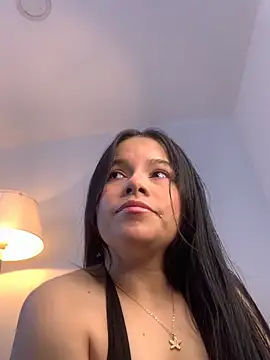 Snapshot of violettabond chatting on 04-21-26, 12:33 violettabond online show from 04-21-26, 12:33