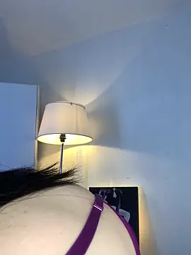 Snapshot of violettabond chatting on 05-27-26, 12:46 violettabond online show from 05-27-26, 12:46