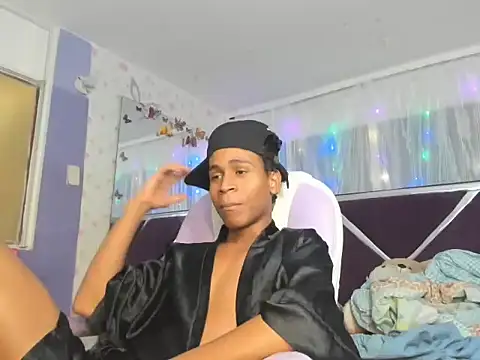 Snapshot of Santy_bigcock_01 chatting on 01-14-26, 04:29 Santy bigcock 01 online show from 01-14-26, 04:29