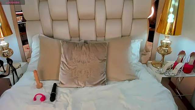 Bella  carther online show from 04-15-26, 01:07