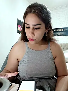 nahiarabiel33 online show from 12-03-25, 02:48