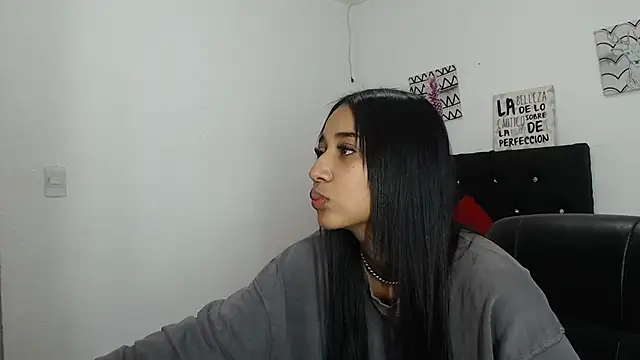 lyam ebony  online show from 02-06-26, 09:29