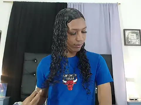 MiaCoock online show from 11-07-25, 01:00