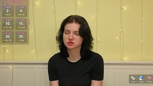 LatinaHuguenin online show from 01-18-26, 07:12