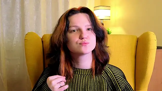 LatinaHuguenin online show from 04-12-26, 09:09