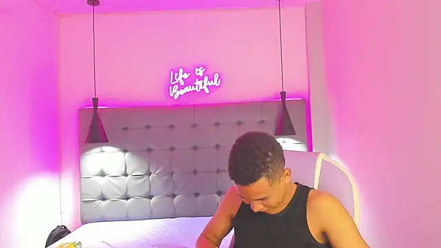 Snapshot of Liams18 chatting on 11-22-25, 01:26 Liams18 online show from 11-22-25, 01:26