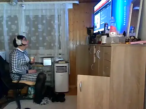 Snapshot of AgnesCross39 chatting on 11-05-25, 01:38 AgnesCross39 online show from 11-05-25, 01:38