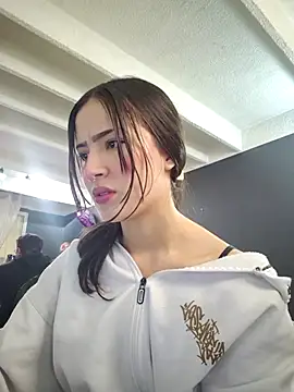 Snapshot of Celeste_Moretti chatting on 11-19-25, 01:44 Celeste Moretti online show from 11-19-25, 01:44