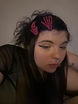 juicygoth202 online show from 11-21-25, 05:17