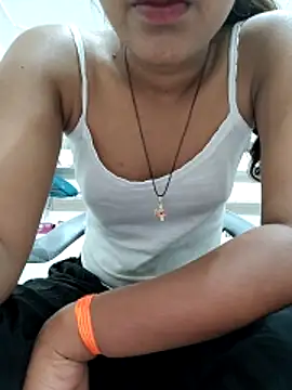 Isha kumari 69 online show from 02-26-26, 04:39