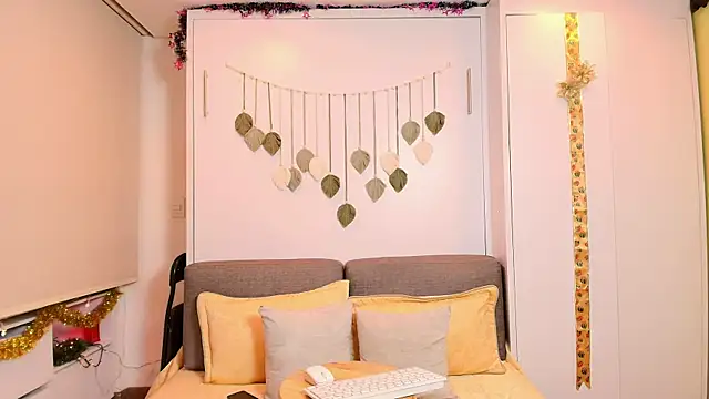 irisrossee  online show from 01-15-26, 03:22