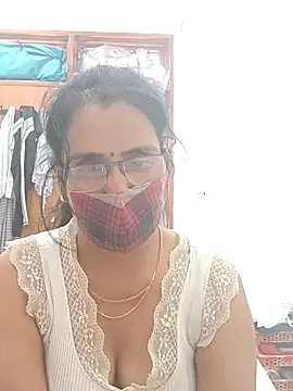 sanjana077 online show from 04-01-26, 08:15