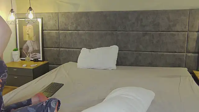 Snapshot of Ruby_de_Cherry chatting on 11-14-25, 06:23 Ruby de Cherry online show from 11-14-25, 06:23