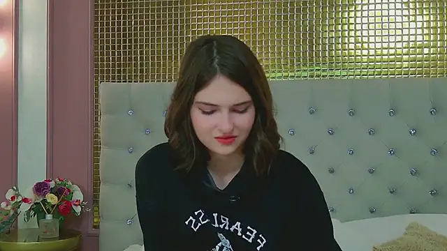 Snapshot of Ruby_de_Cherry chatting on 11-15-25, 06:00 Ruby de Cherry online show from 11-15-25, 06:00