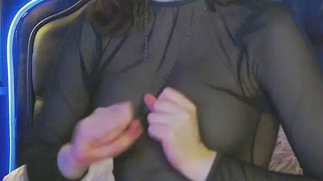 Snapshot of Ruby_de_Cherry chatting on 07-12-26, 12:29 Ruby de Cherry online show from 07-12-26, 12:29