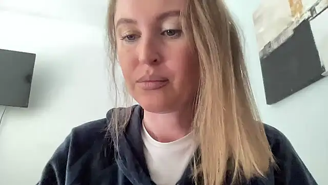 Ameli8 online show from 04-13-26, 12:32