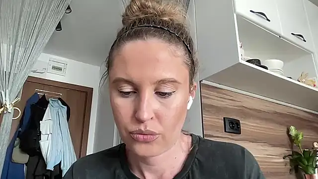 Ameli8 online show from 04-25-26, 11:24