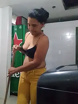 SofiaVergara2 online show from 11-25-25, 07:03