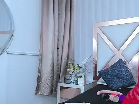 Snapshot of DairaMoon chatting on 11-06-25, 08:10 DairaMoon online show from 11-06-25, 08:10