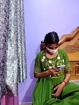 Snapshot of Student12th chatting on 11-17-25, 04:13 Student12th online show from 11-17-25, 04:13