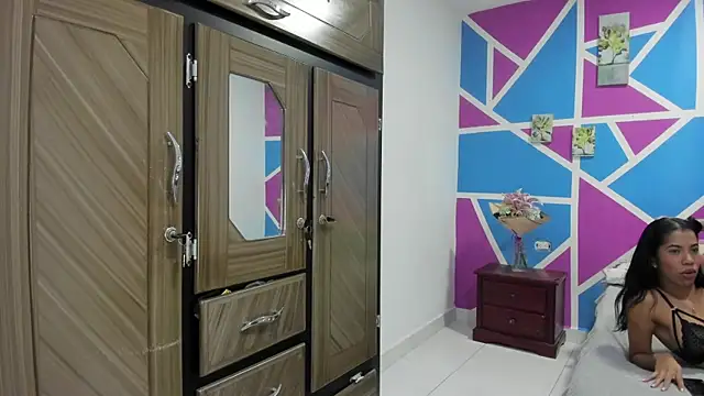 perla brunette1 online show from 12-22-25, 05:04