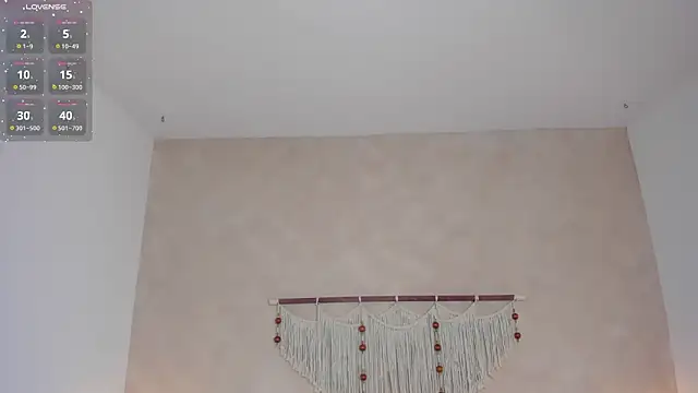 Snapshot of _hanna_sky chatting on 05-13-26, 06:16 hanna sky online show from 05-13-26, 06:16