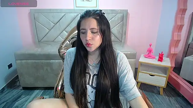 Snapshot of aria_ch2 chatting on 11-14-25, 03:16 aria ch2 online show from 11-14-25, 03:16