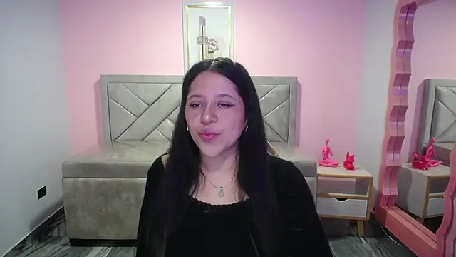 Snapshot of aria_ch2 chatting on 11-27-25, 10:12 aria ch2 online show from 11-27-25, 10:12