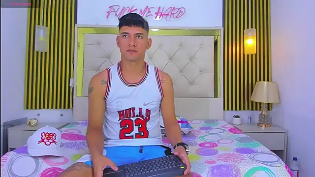 KEVIN MCKINLEY online show from 11-13-25, 12:20