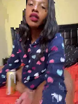 NiaLong21  online show from 12-21-25, 04:14