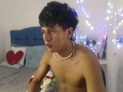 Valentino Lane online show from 12-03-25, 01:20