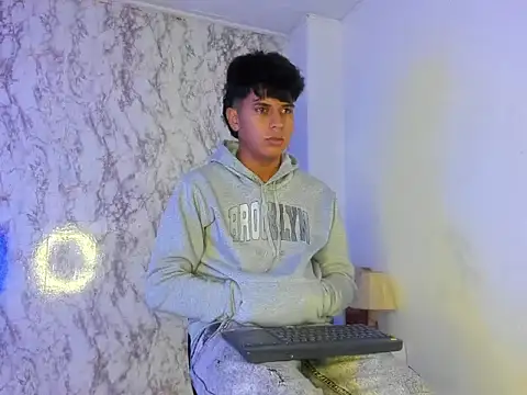 Valentino Lane online show from 02-10-26, 05:55