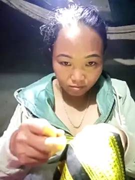 Snapshot of susunini chatting on 11-12-25, 09:32 susunini online show from 11-12-25, 09:32