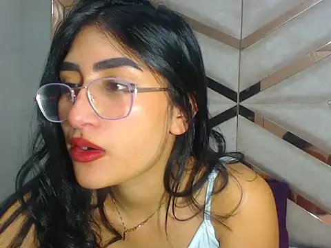 Snapshot of HannaLis chatting on 12-14-25, 03:34 HannaLis online show from 12-14-25, 03:34